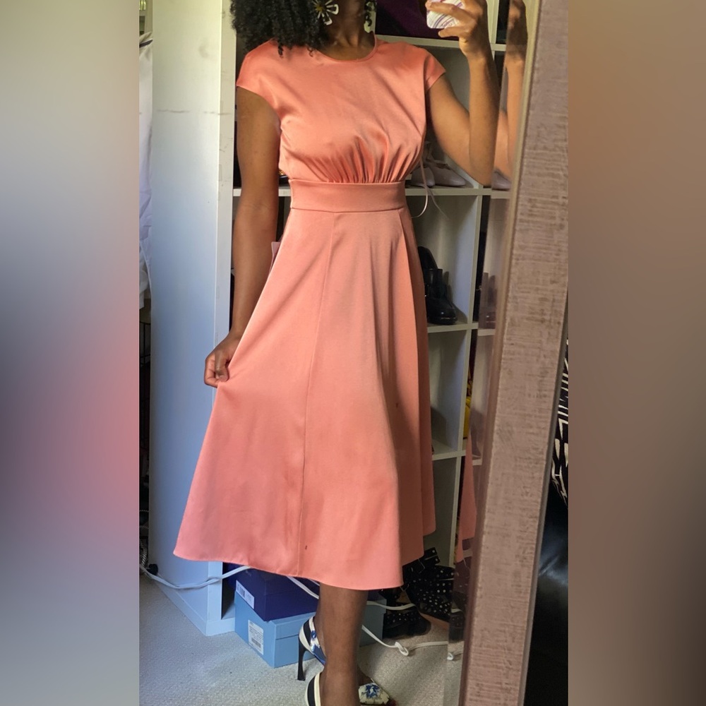 Gal Meets Dress